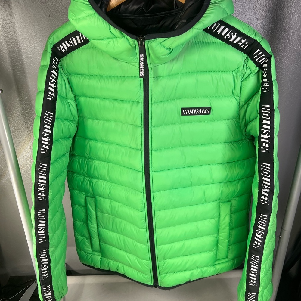 Hollister - Lime Green Puffer Jacket - Men’s Medium (M)